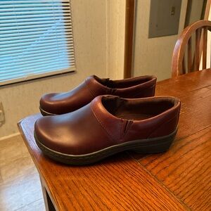 Klogs Women 6M Burgundy Leather Slip-On Loafers